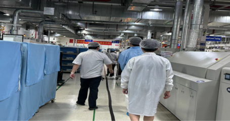 南京財經大學“數字易制造”團隊深入蘇州智能工廠,共繪數字制造新藍圖